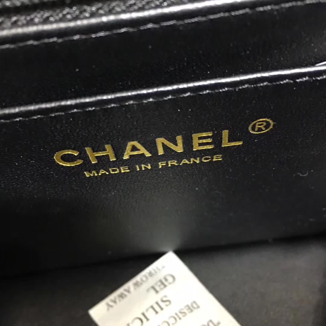 Chanel 香奈儿 V字绣 小羊皮 黑色 17cm 金扣