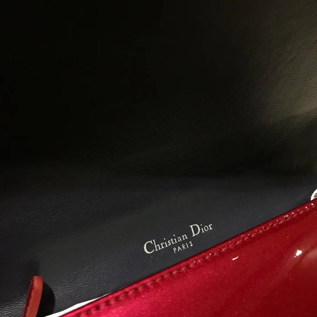 Dior 腾格纹 牛皮漆面 21cm 主打红色 单肩包 翻盖包