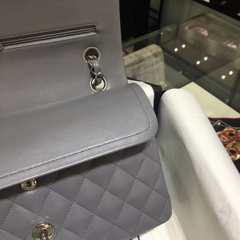 Chanel 香奈儿 Classic Flap Bag 进口小羊皮 25cm 现货  锡器灰 银扣