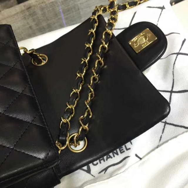 Chanel 香奈儿 Classic Flap Bag 进口小羊皮 17cm 现货 黑色 金扣