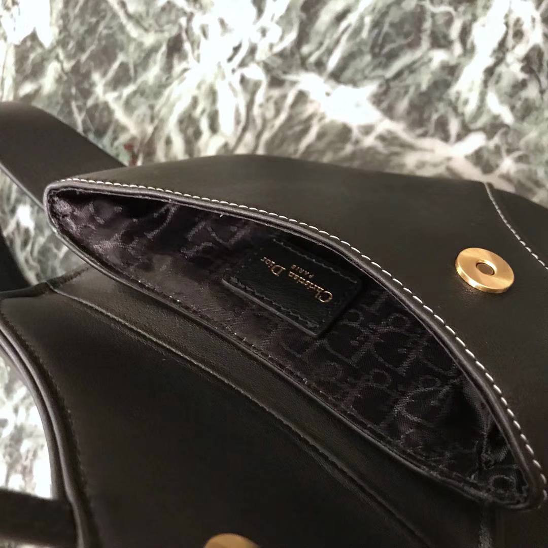 Dior 新款腰包 黑色 进口头层皮 小巧实用款
