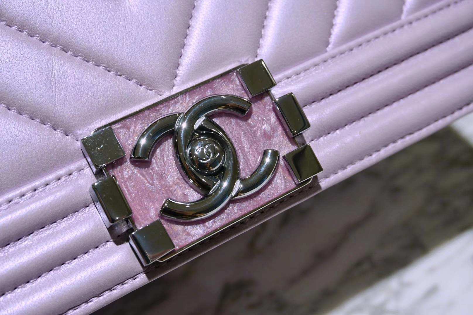 Chanel 香奈儿 Leboy系列 25cm 原厂小羊皮 珠光粉色 大理石纹琉璃五金