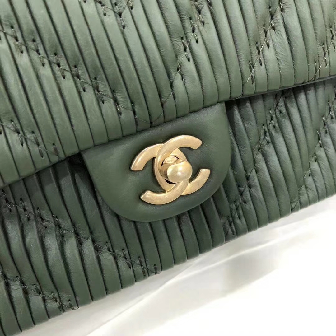 Chanel 香奈儿 希腊褶皱款 25cm 绿色 纯手工打褶 磨沙金 质感满满