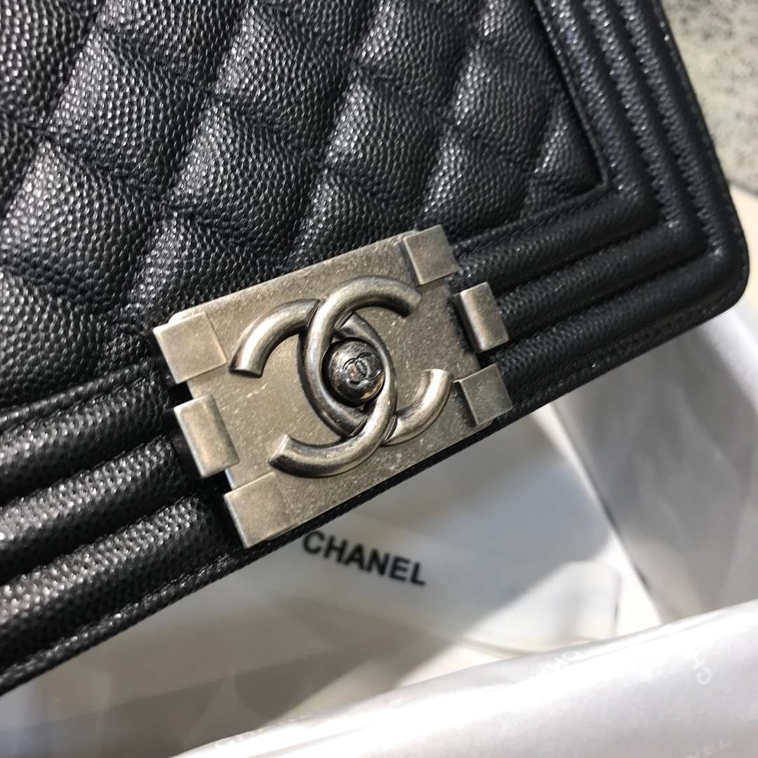 Chanel 香奈儿 Leboy 顶级代购版 20cm 原厂小牛皮～黑色～古银