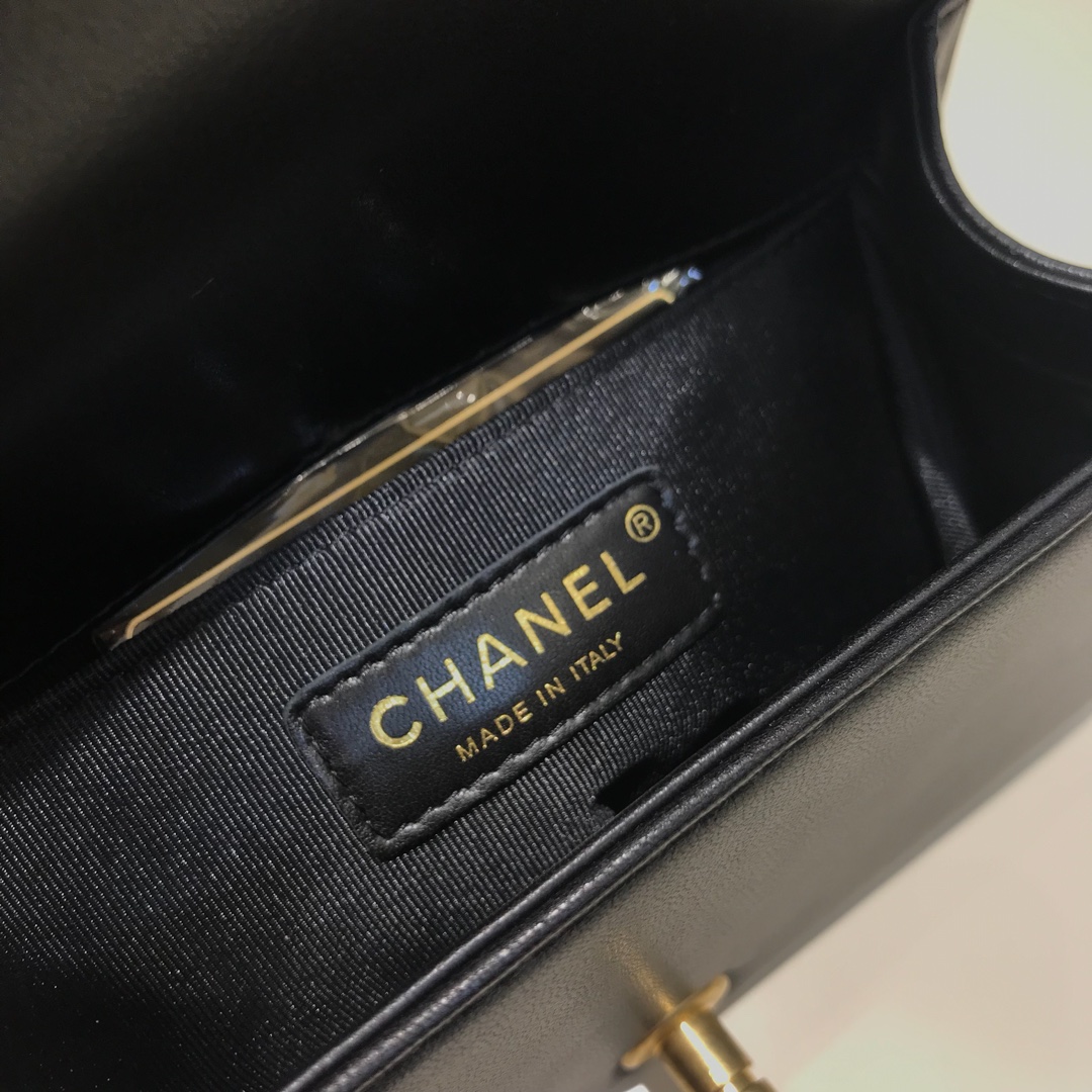 Chanel 香奈儿 Leboy 代购版本 大Ｖ款 20cm 进口小羊皮 黑色 纱金