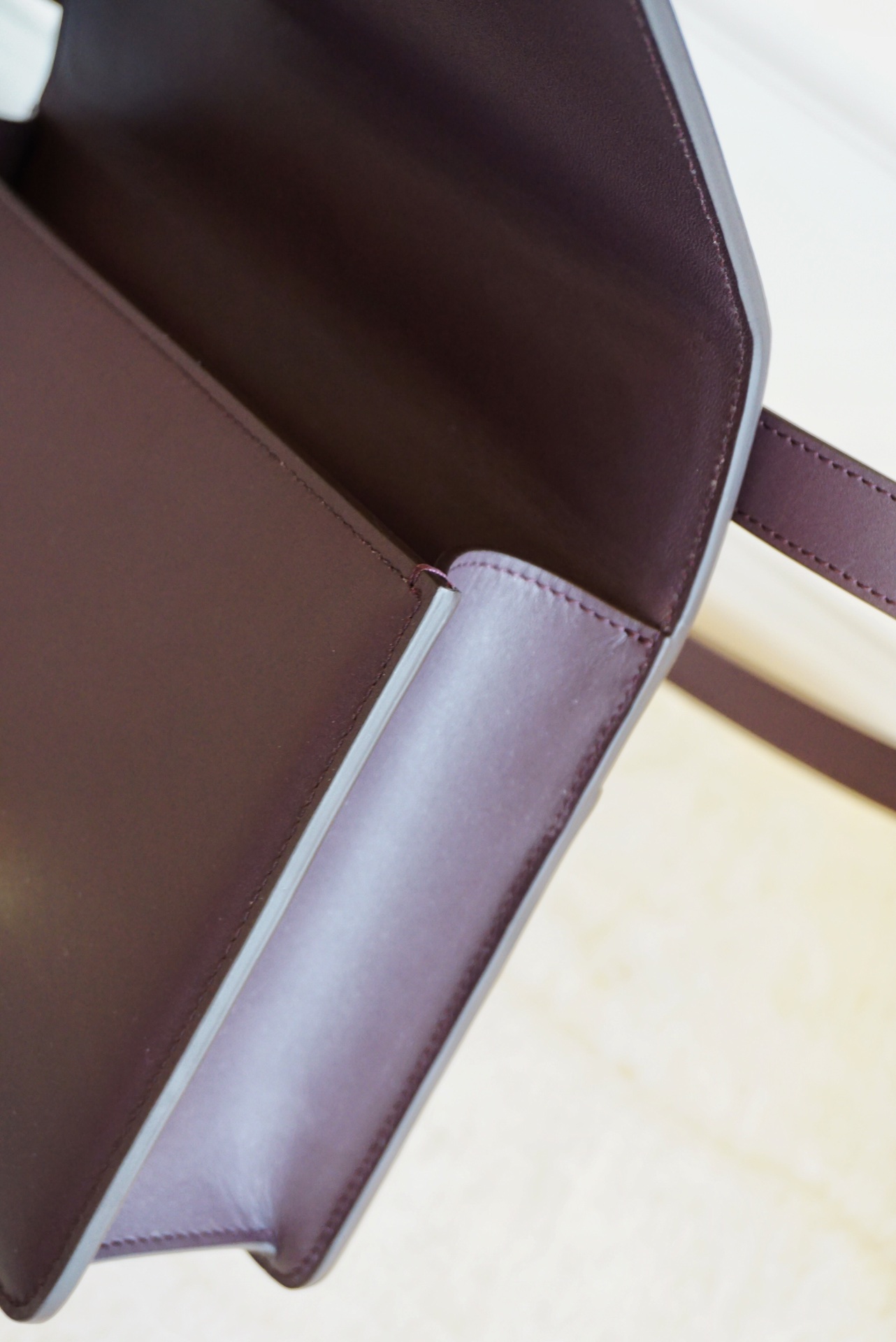 Dior 蒙田30 新色来袭深酒红特别女人很显气质