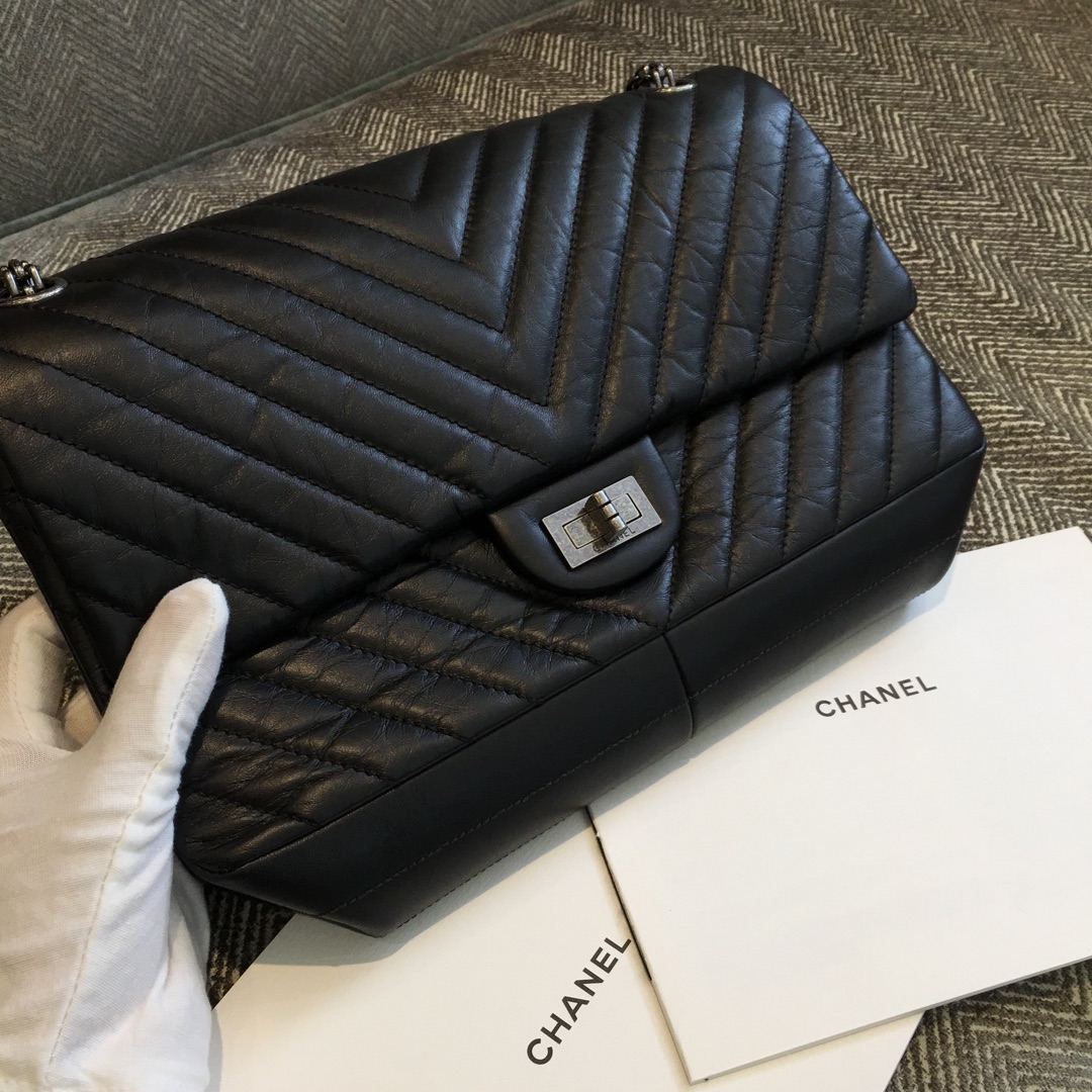Chanel 香奈儿 复刻2.55 大Ｖ款 代购版本 28cm 进口树羔皮 黑色 银扣