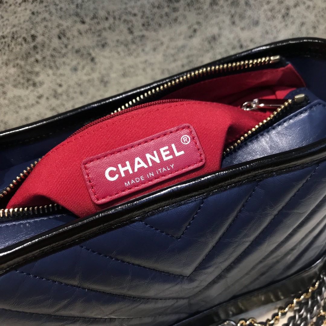 Chanel 香奈儿 Gabrielle 顶级代购版本 Ｖ纹 20cm～原厂树膏皮～蓝色
