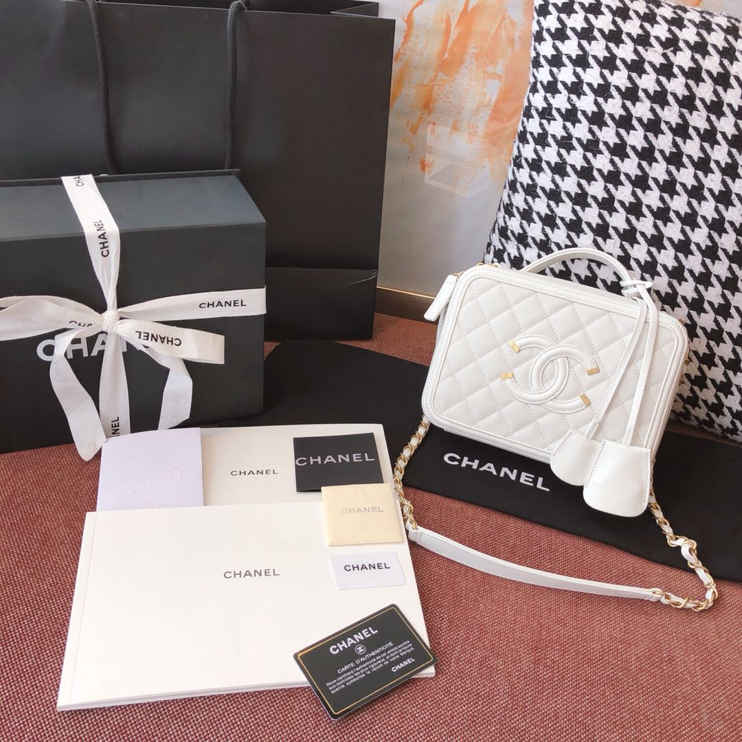 Chanel 香奈儿 化妆包 21cm 原厂皮小鱼子酱 奶白色