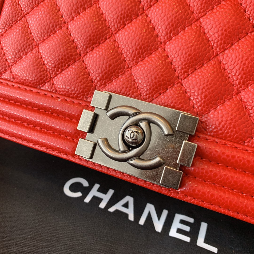 Chanel 香奈儿 法国原厂小羊皮 leboy 经典V格 25cm  大红古银扣