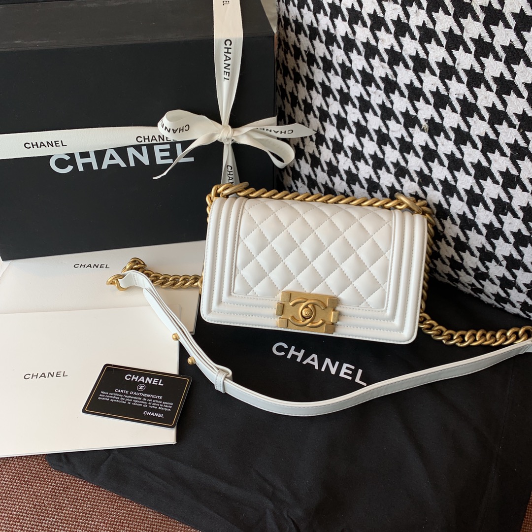 【正品级】 Chanel 小号 法国原厂小羊皮 leboy 经典菱格 20cm 白色沙金扣